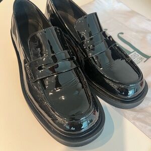 NEW J.J. Heitor Black Patent Leather Loafers Size 39/8.5